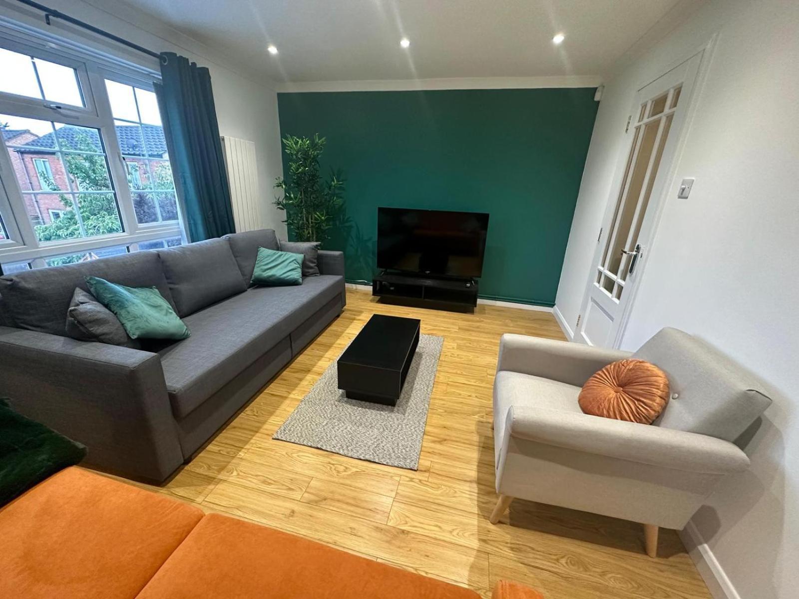 Rooms In Stylish House Milton Keynes Exterior photo
